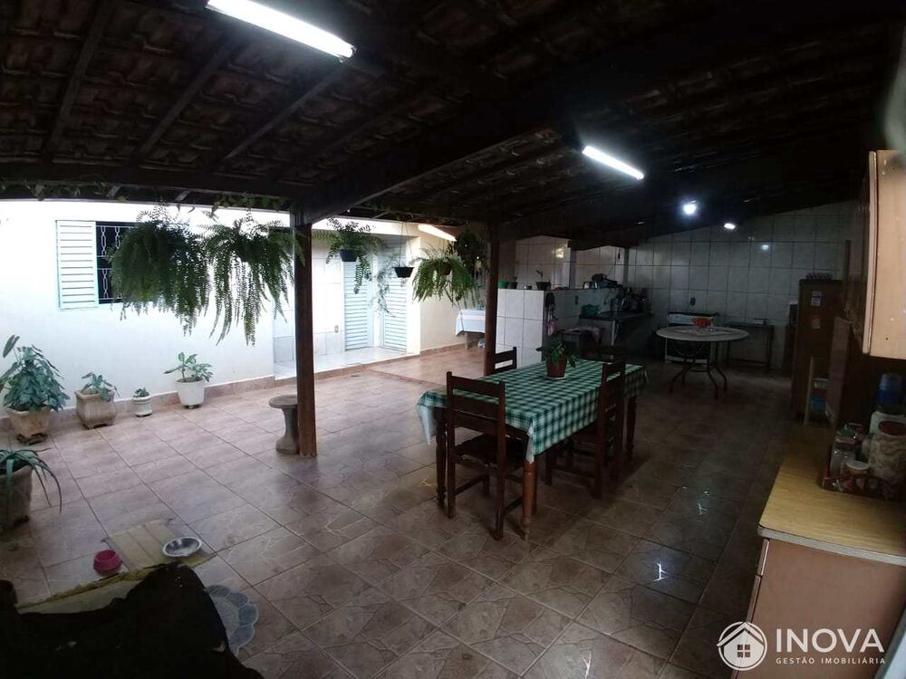 Casa, 3 quartos, 226 m² - Foto 1