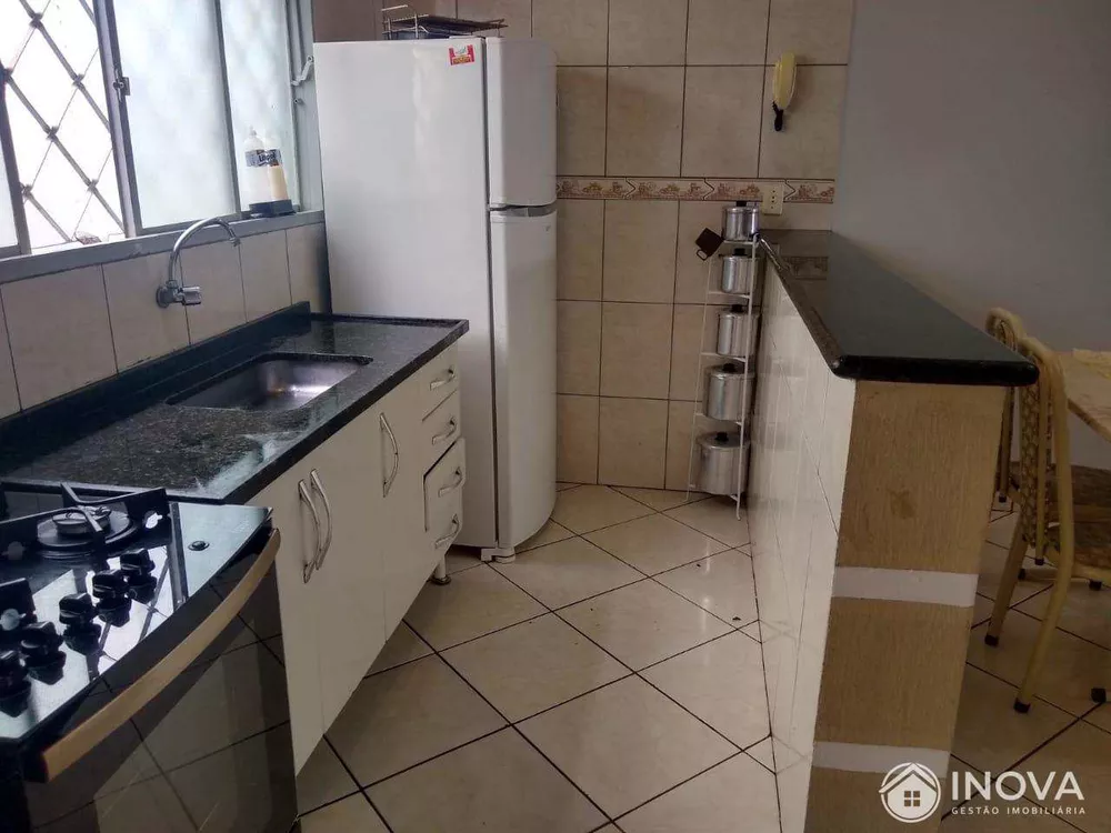 Casa à venda com 4 quartos, 161m² - Foto 4