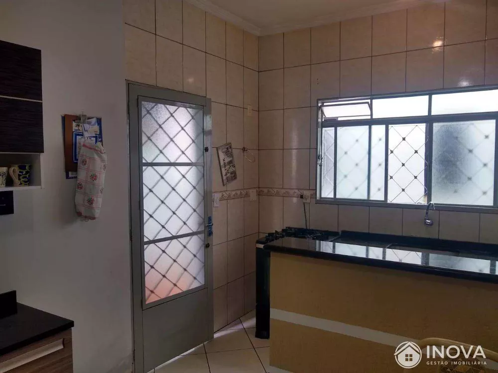 Casa à venda com 4 quartos, 161m² - Foto 17