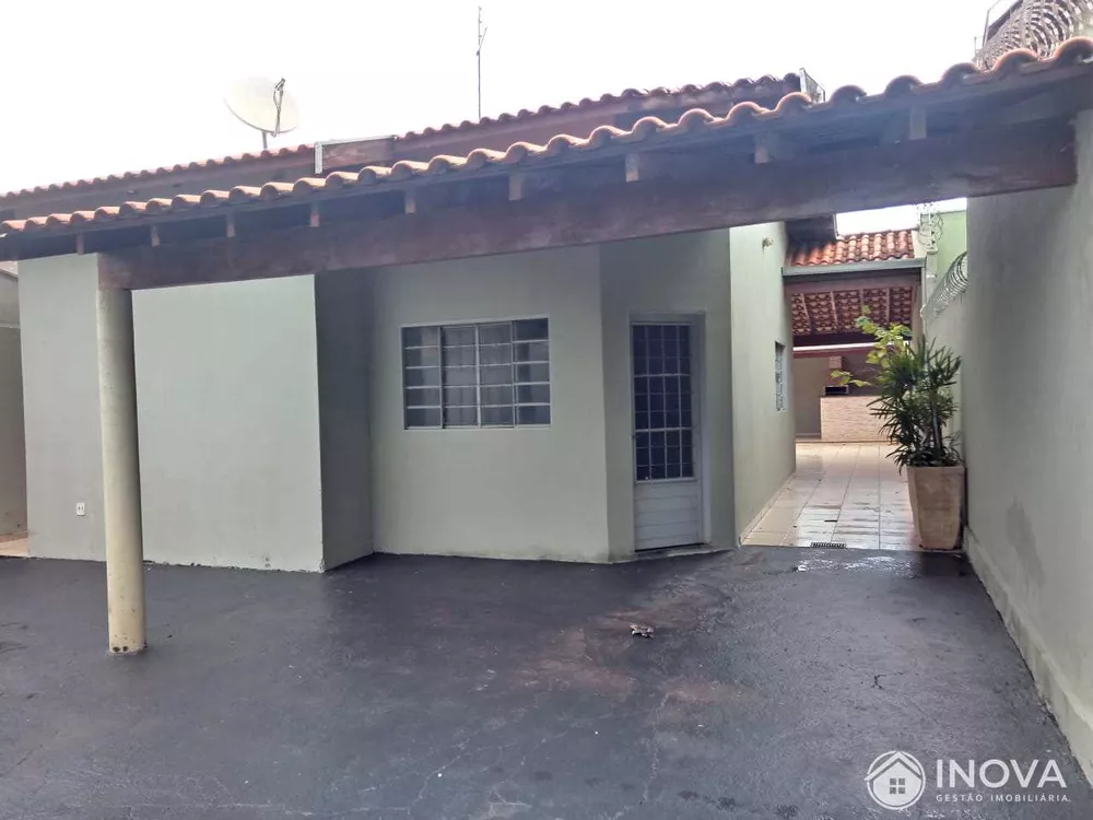 Casa à venda com 2 quartos, 119m² - Foto 1