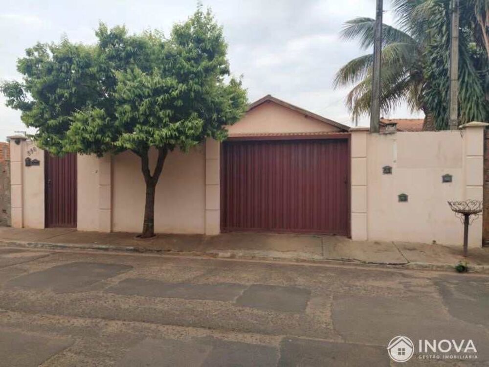 Casa, 2 quartos, 247 m² - Foto 1