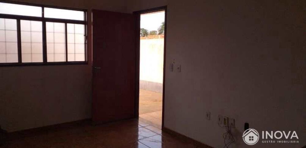 Casa, 2 quartos, 247 m² - Foto 4