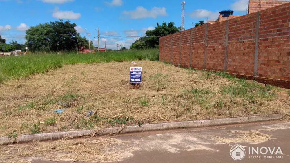 Terreno à venda, 200m² - Foto 1