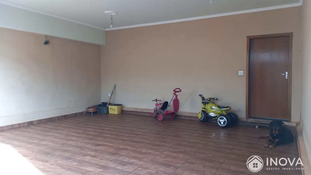 Casa, 1 quarto, 258 m² - Foto 2