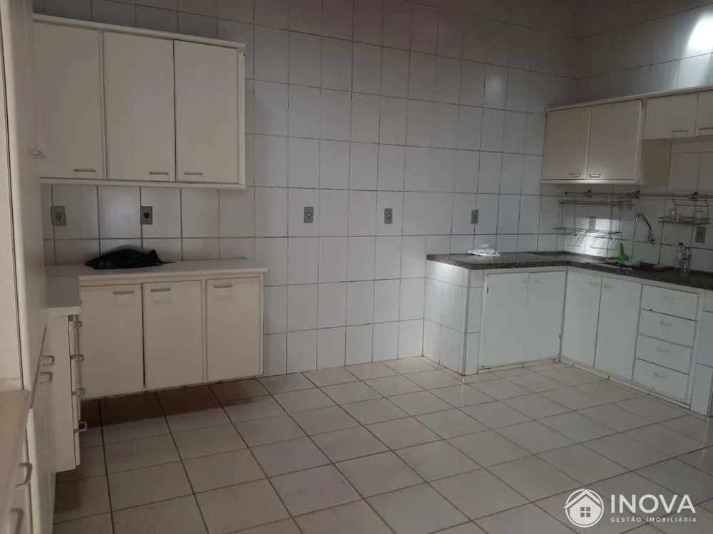 Casa, 3 quartos, 200 m² - Foto 11
