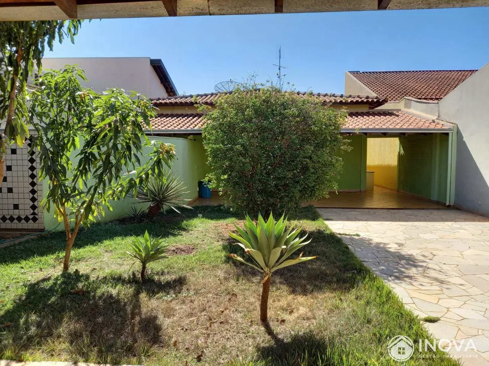 Casa, 1 quarto, 305 m² - Foto 1