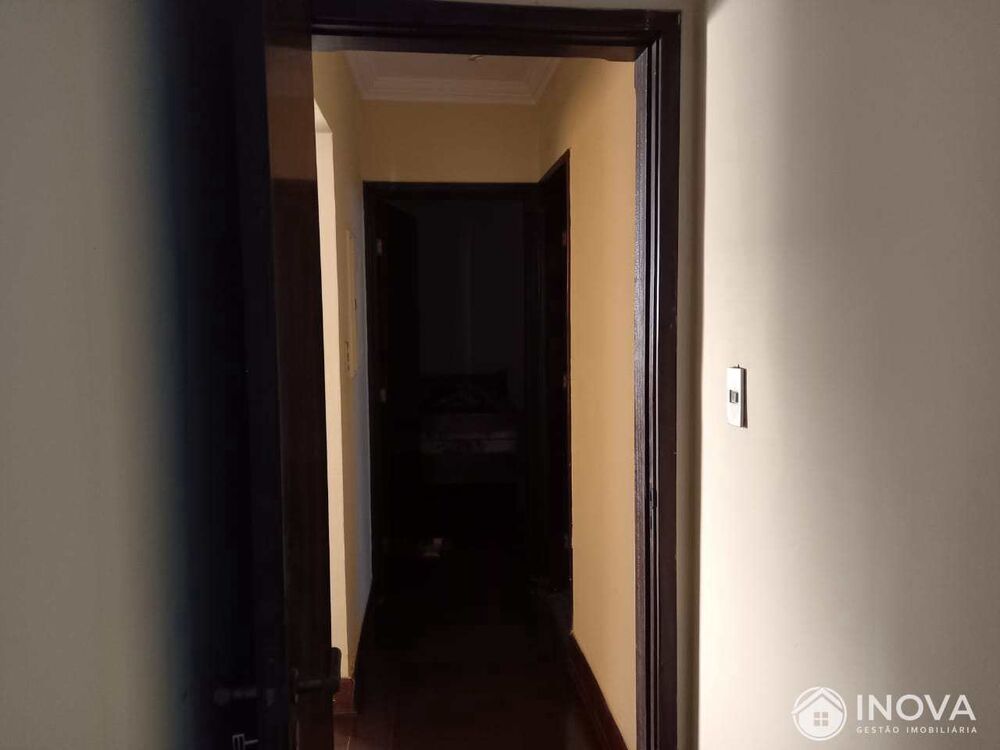 Casa, 1 quarto, 305 m² - Foto 2