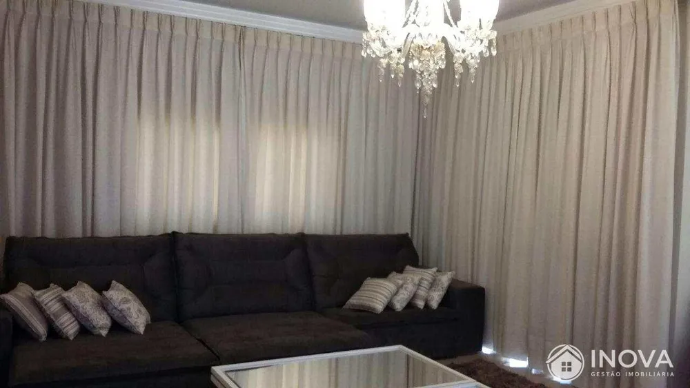 Casa, 2 quartos, 200 m² - Foto 2