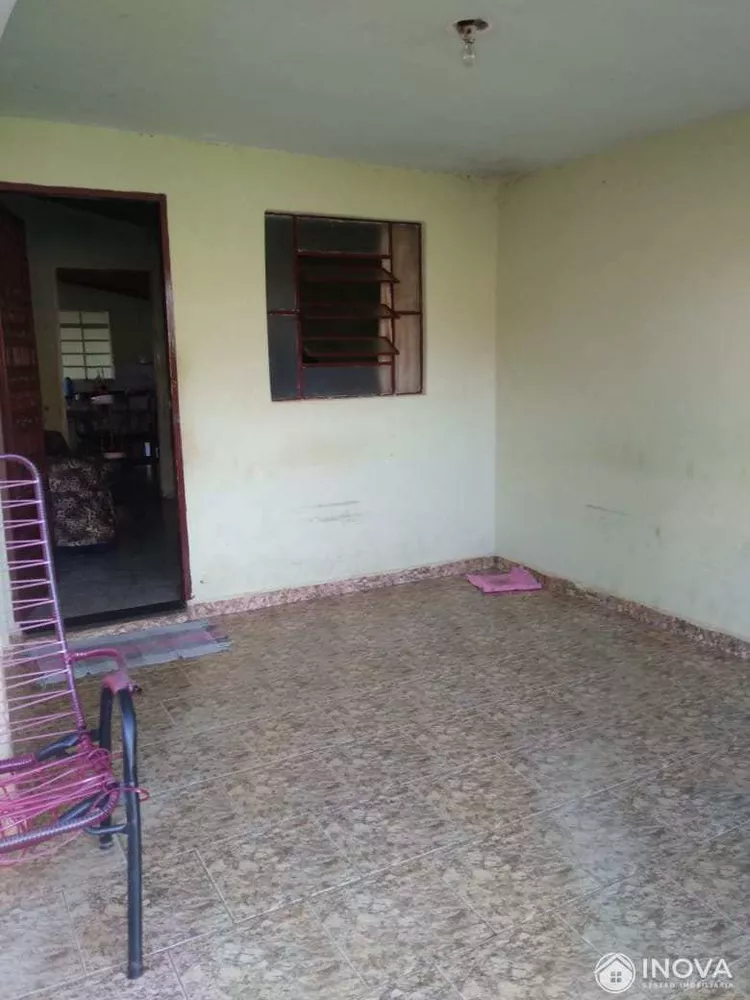 Casa à venda com 2 quartos, 200m² - Foto 3