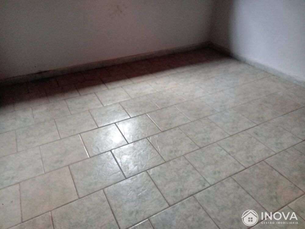Casa à venda e aluguel com 3 quartos, 94m² - Foto 3