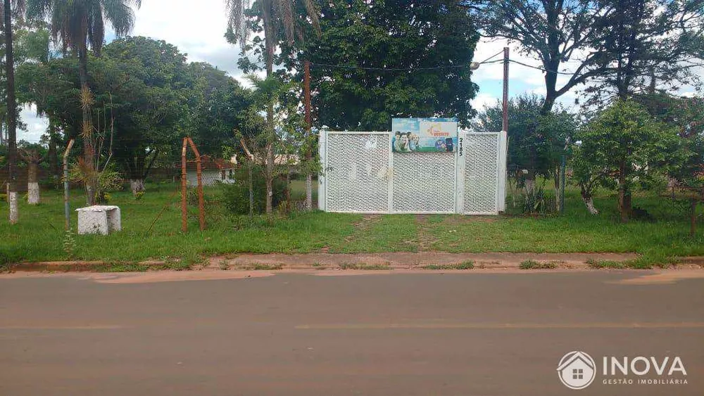 Fazenda à venda e aluguel com 2 quartos, 231m² - Foto 1