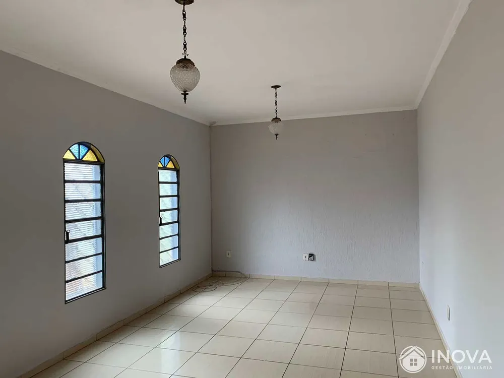Casa, 2 quartos, 195 m² - Foto 1