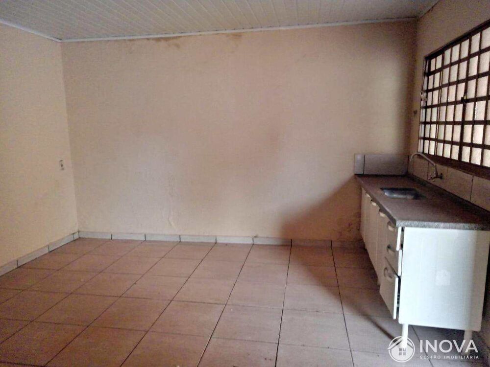 Casa, 1 quarto, 162 m² - Foto 2
