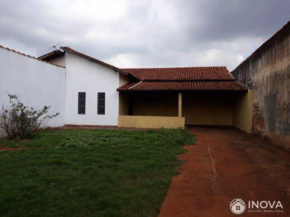 Casa à venda com 2 quartos, 253m² - Foto 2