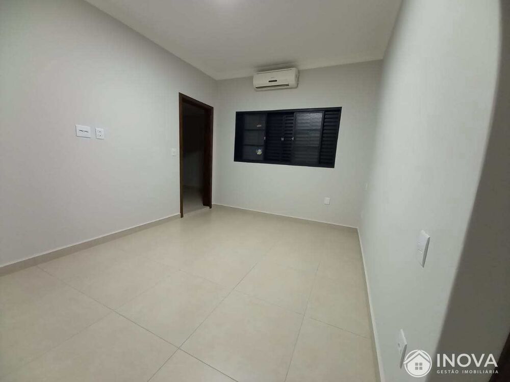 Casa à venda com 2 quartos, 350m² - Foto 2