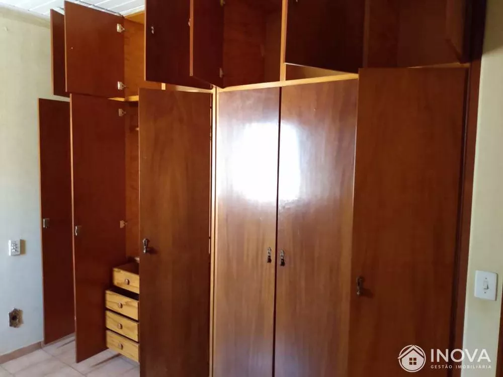 Apartamento à venda com 2 quartos, 180m² - Foto 2