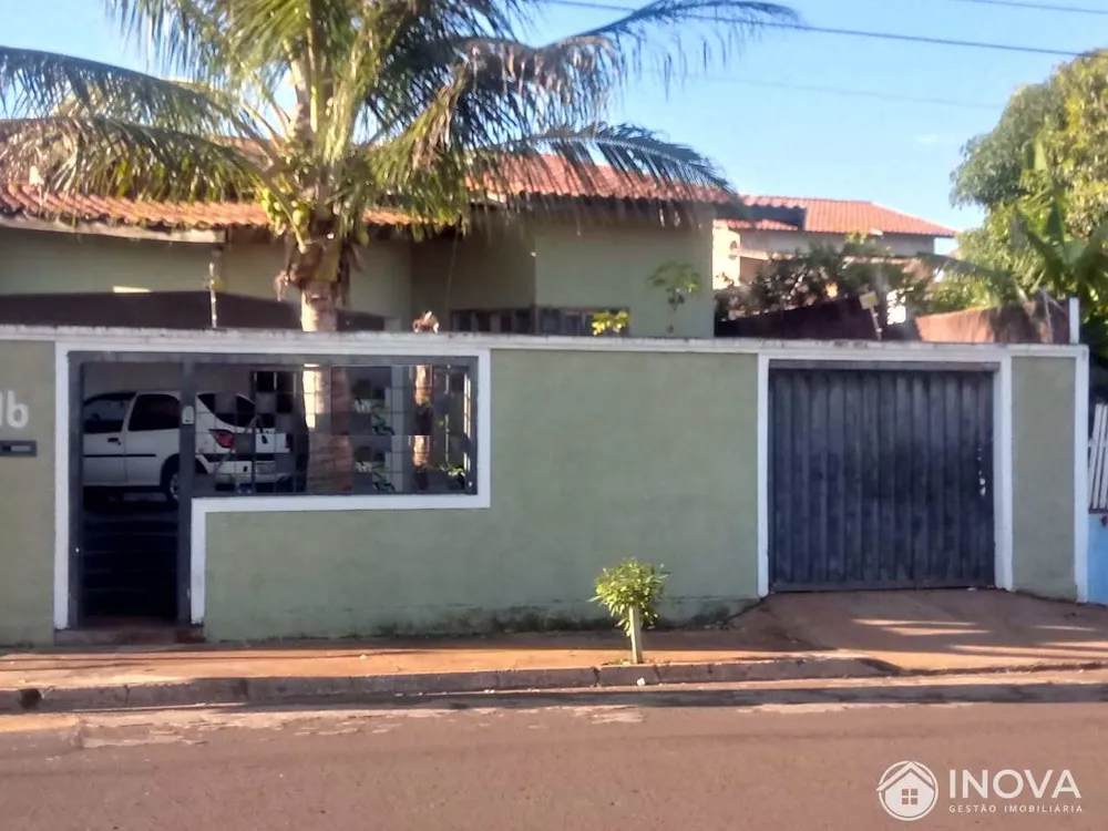Casa, 2 quartos, 165 m² - Foto 1
