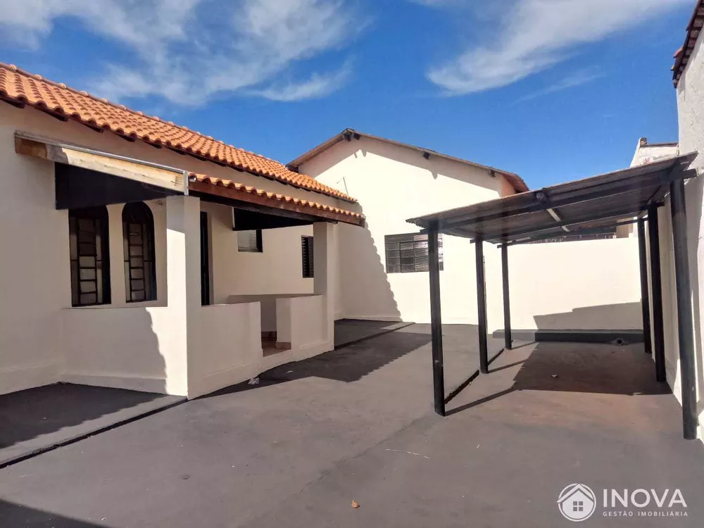 Casa à venda com 3 quartos, 140m² - Foto 3