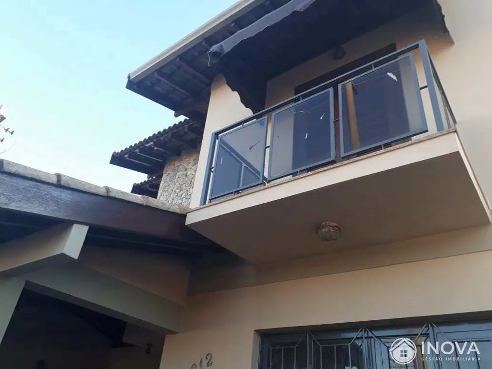 Sobrado, 3 quartos, 249 m² - Foto 2