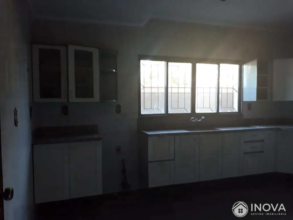 Sobrado, 3 quartos, 249 m² - Foto 1