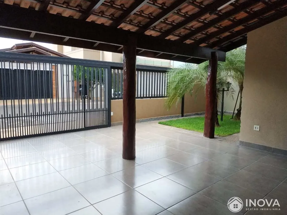 Casa, 4 quartos, 200 m² - Foto 2