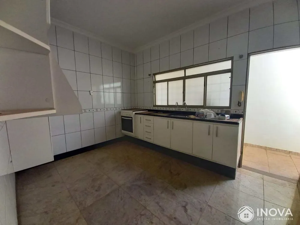 Sobrado, 2 quartos, 331 m² - Foto 15