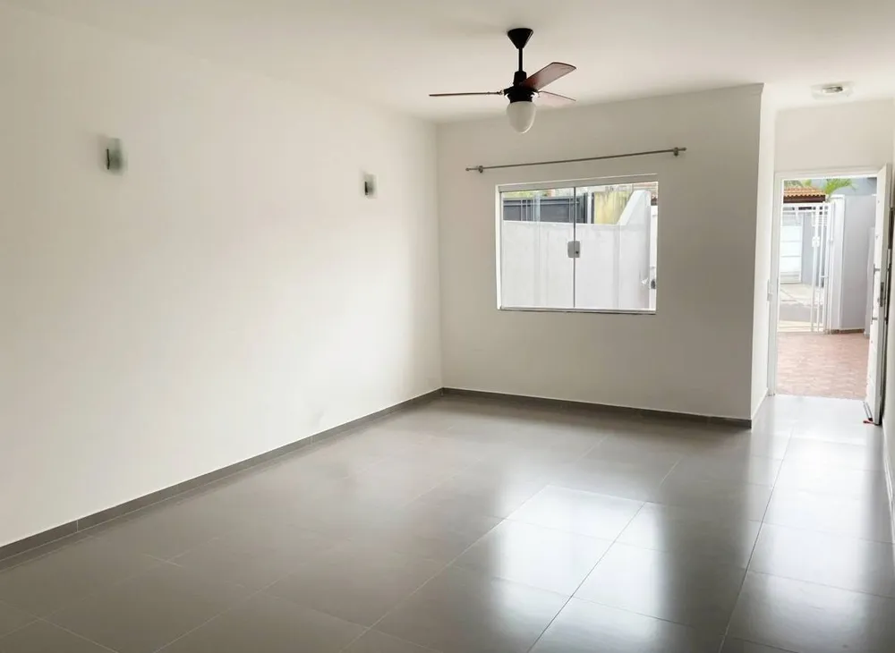Casa, 3 quartos, 107 m² - Foto 1