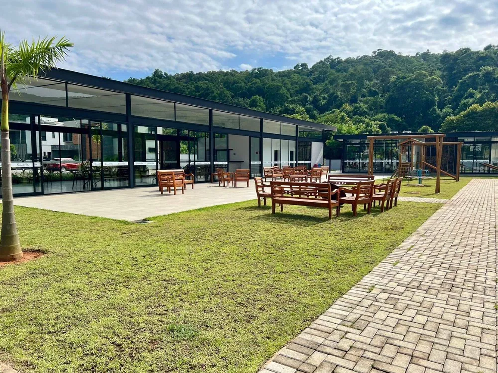 Casa, 4 quartos, 289 m² - Foto 1