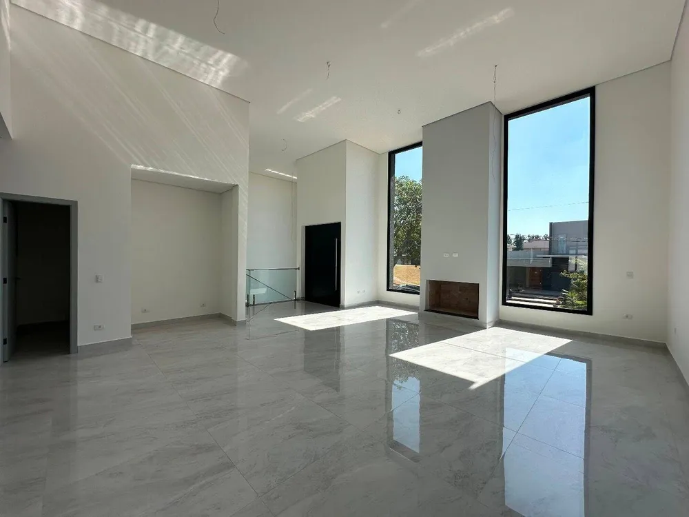 Casa, 3 quartos, 304 m² - Foto 1