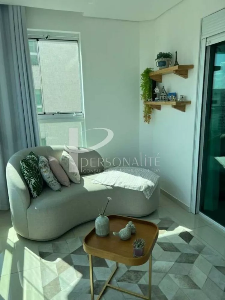 Apartamento à venda com 3 quartos, 150m² - Foto 2