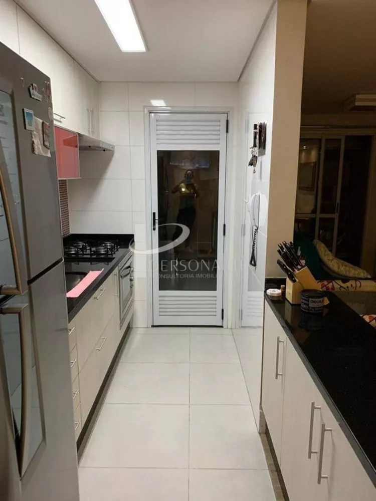 Apartamento à venda com 3 quartos, 70m² - Foto 2