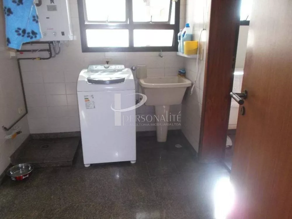 Apartamento à venda com 3 quartos, 220m² - Foto 1