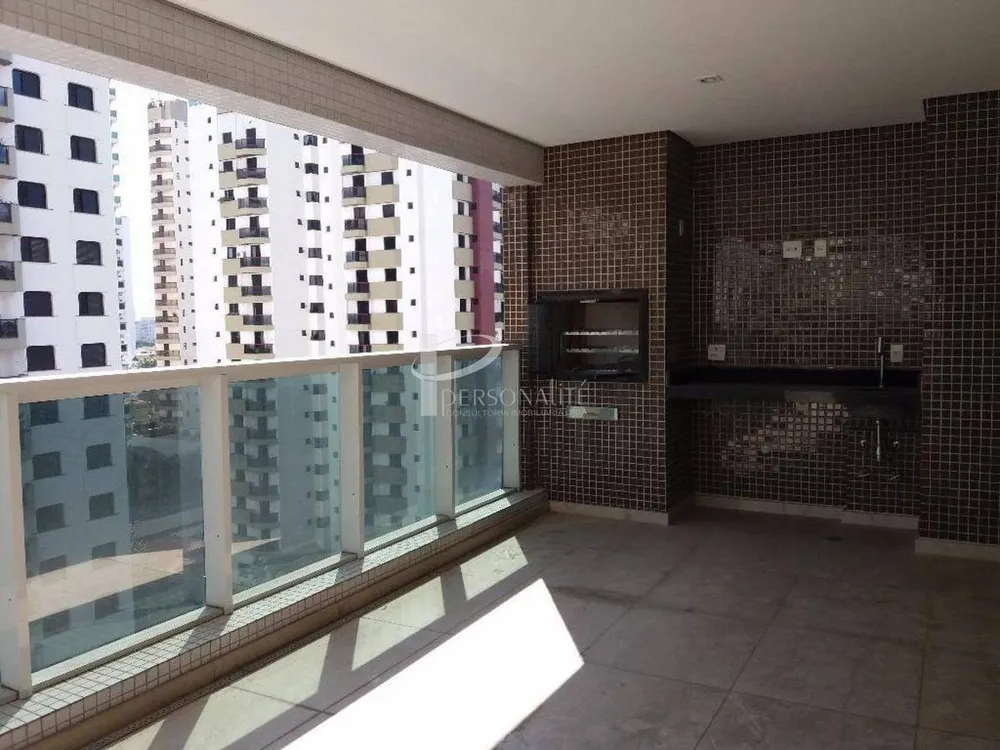Apartamento, 3 quartos, 218 m² - Foto 2