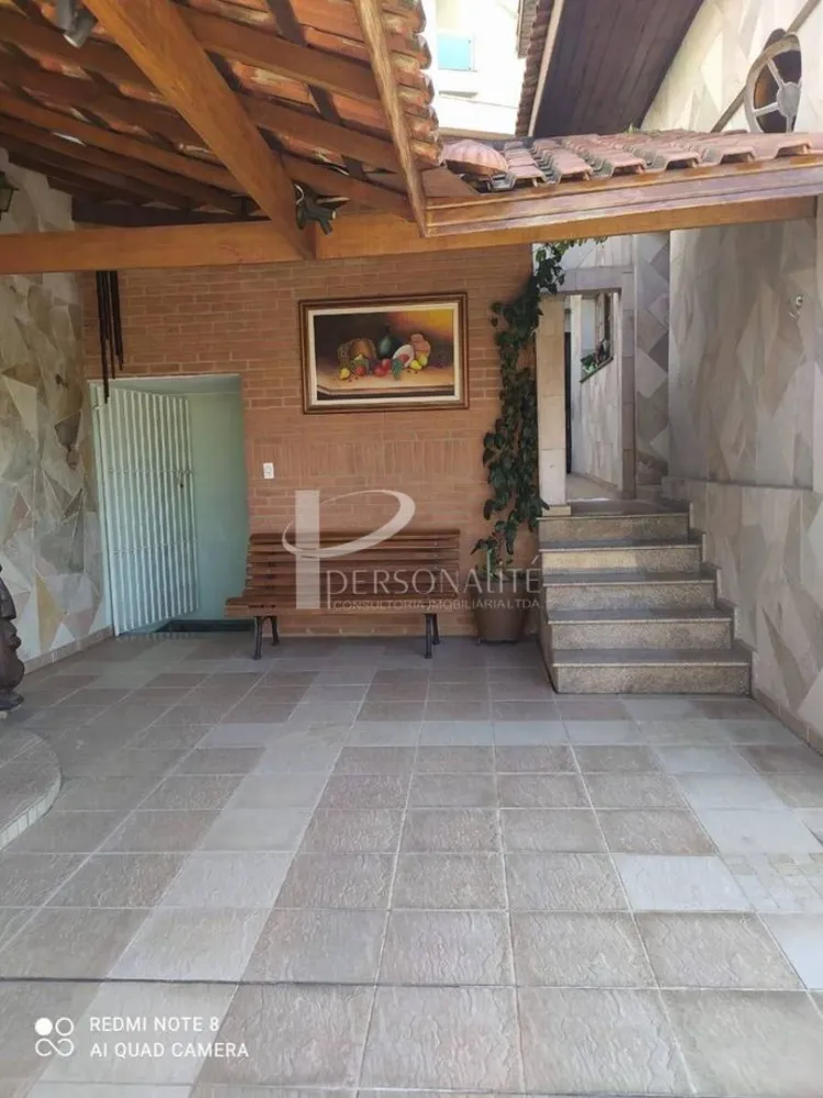 Sobrado, 8 quartos, 370 m² - Foto 1