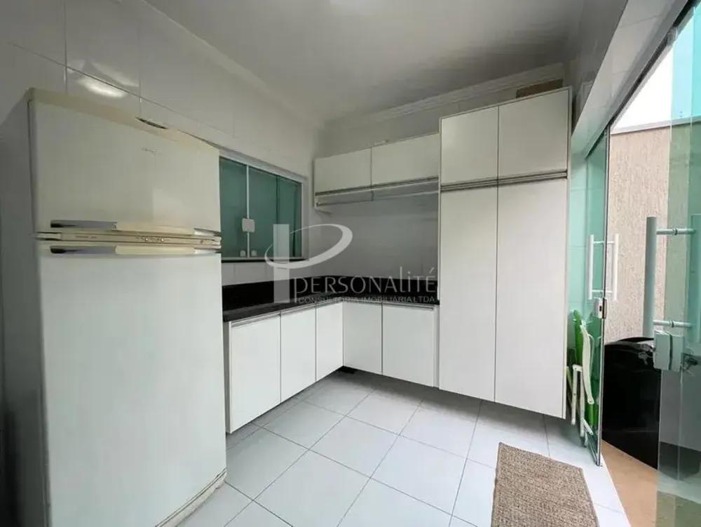 Sobrado, 4 quartos, 240 m² - Foto 1
