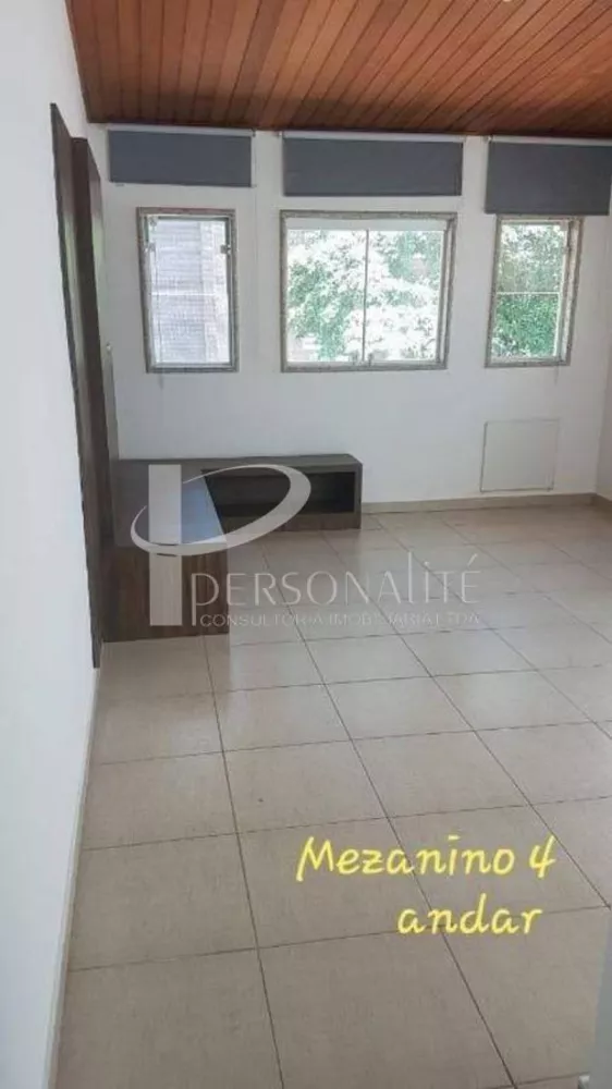 Sobrado à venda com 4 quartos, 380m² - Foto 1