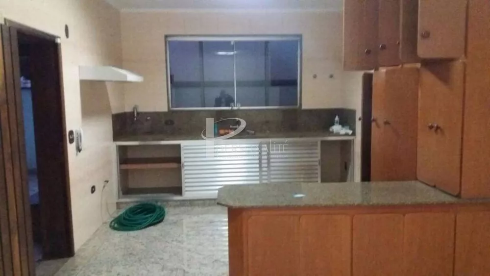 Sobrado à venda com 3 quartos, 368m² - Foto 4