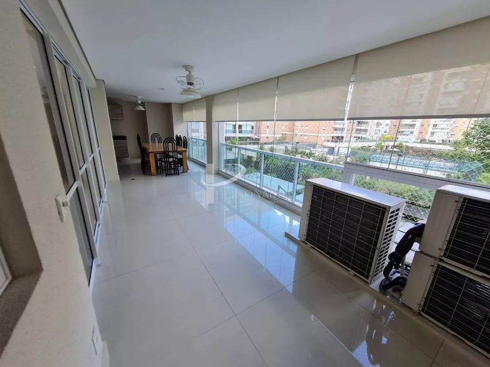 Apartamento à venda com 3 quartos, 206m² - Foto 9