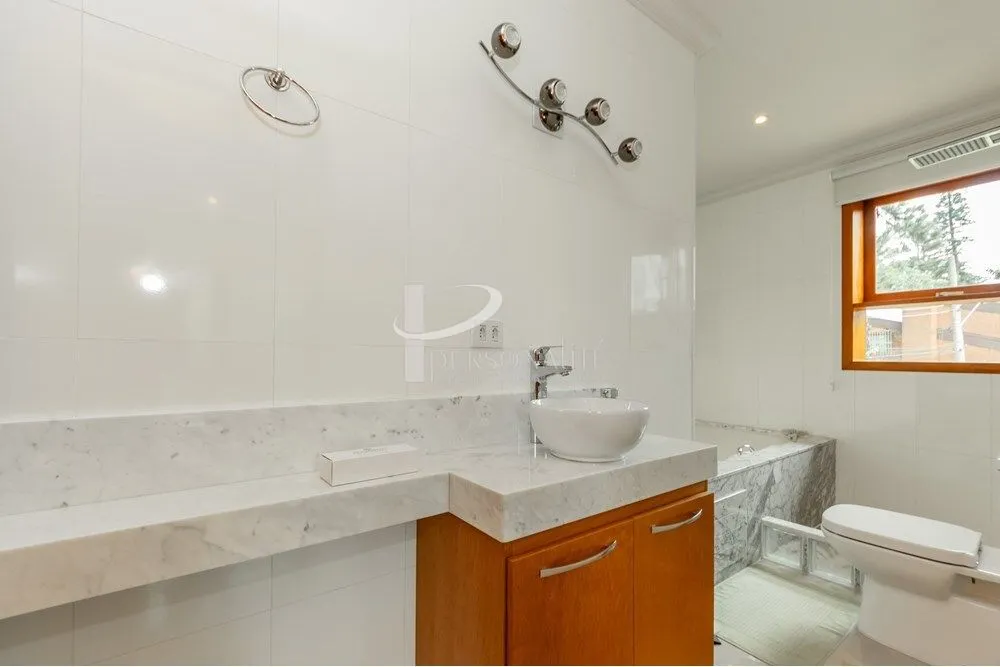 Casa, 3 quartos, 247 m² - Foto 2