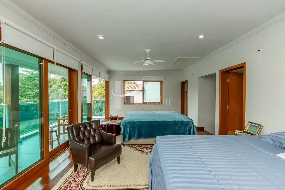 Casa, 3 quartos, 247 m² - Foto 1