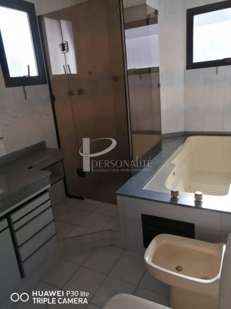 Apartamento à venda com 3 quartos, 228m² - Foto 4