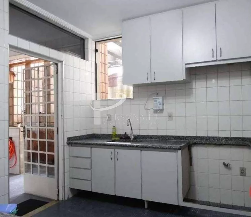 Sobrado à venda com 3 quartos, 420m² - Foto 1