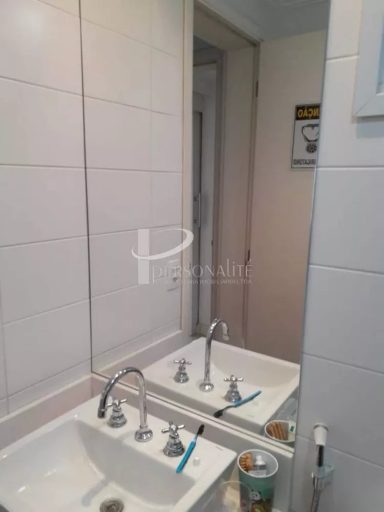 Apartamento à venda com 3 quartos, 137m² - Foto 2