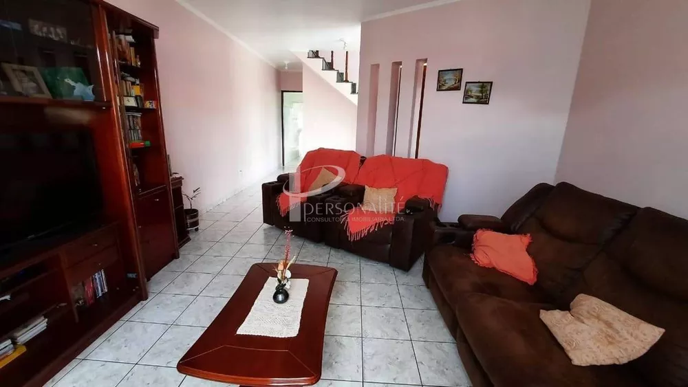 Sobrado à venda com 3 quartos, 320m² - Foto 1