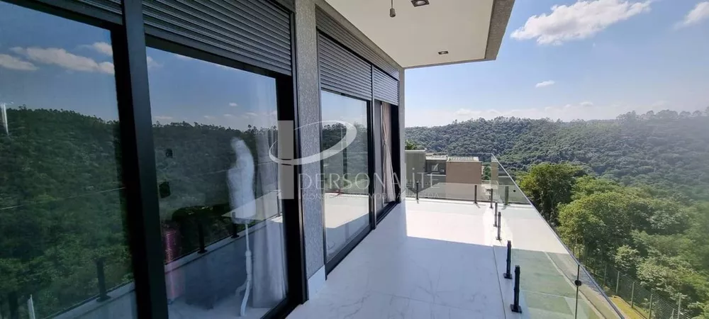 Sobrado à venda com 4 quartos, 490m² - Foto 1