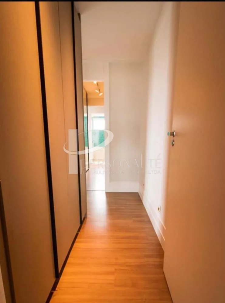 Apartamento à venda com 3 quartos, 151m² - Foto 1