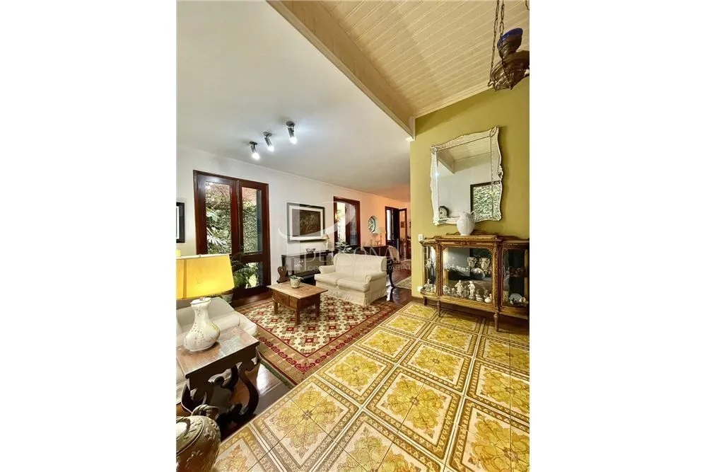 Casa, 4 quartos, 220 m² - Foto 1