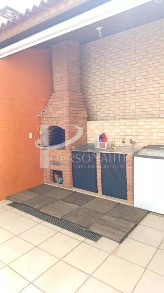 Sobrado à venda com 4 quartos, 220m² - Foto 1