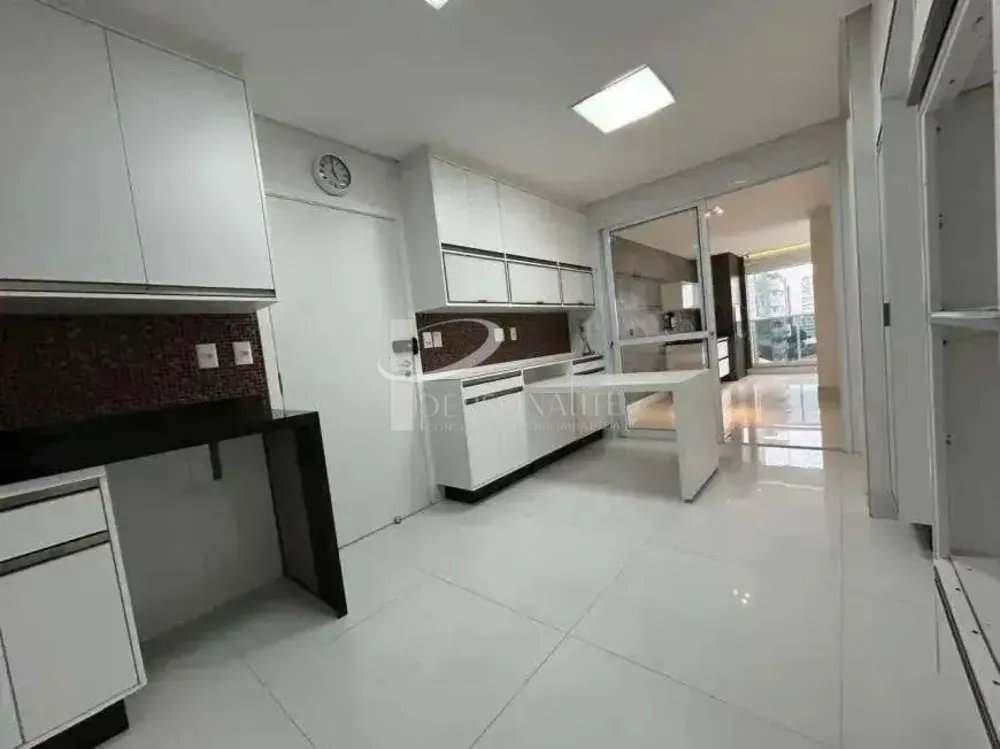 Apartamento, 3 quartos, 227 m² - Foto 3
