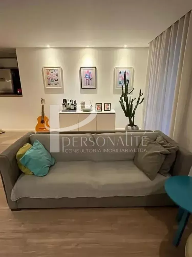 Apartamento à venda com 2 quartos, 70m² - Foto 1